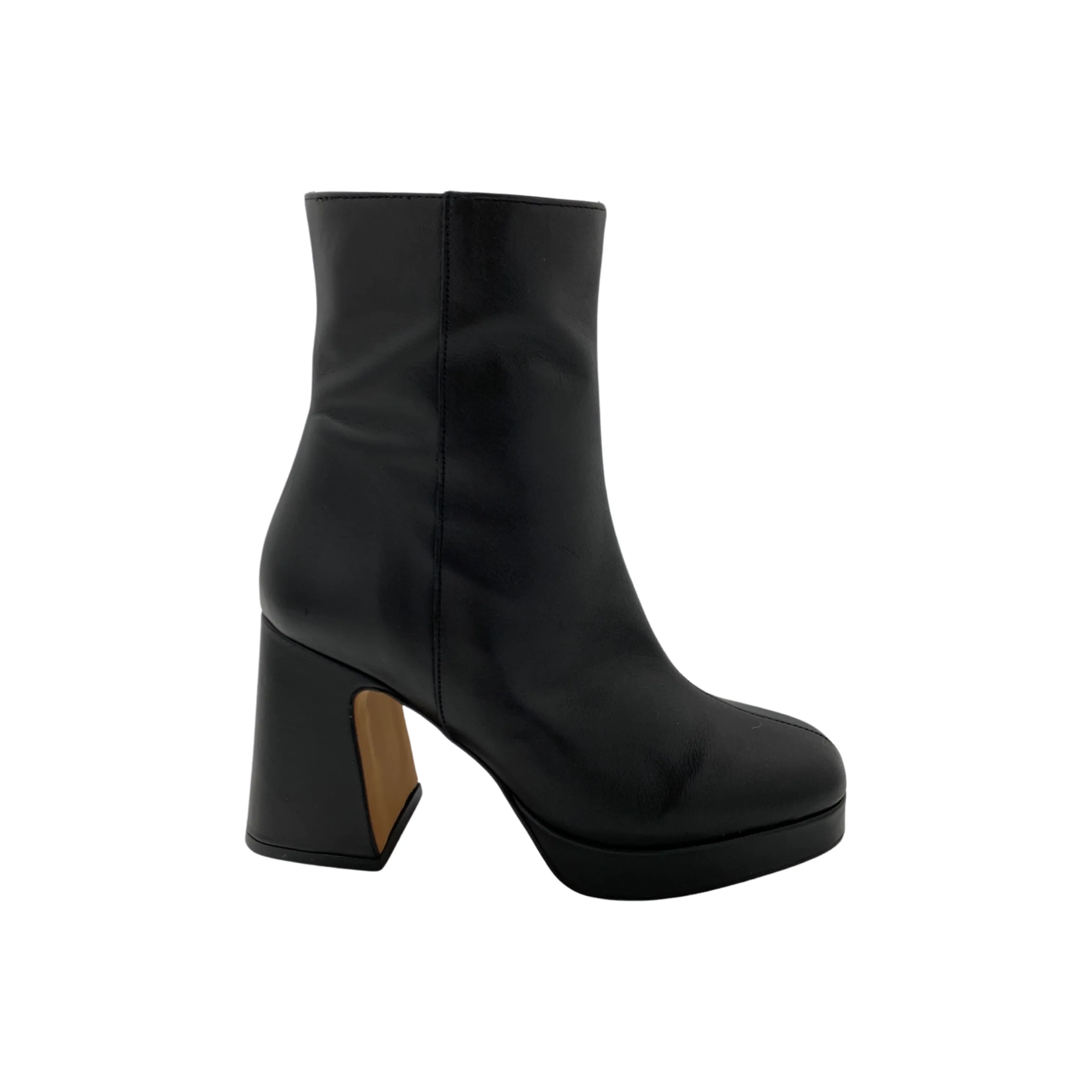 23568 Black Platform Boot