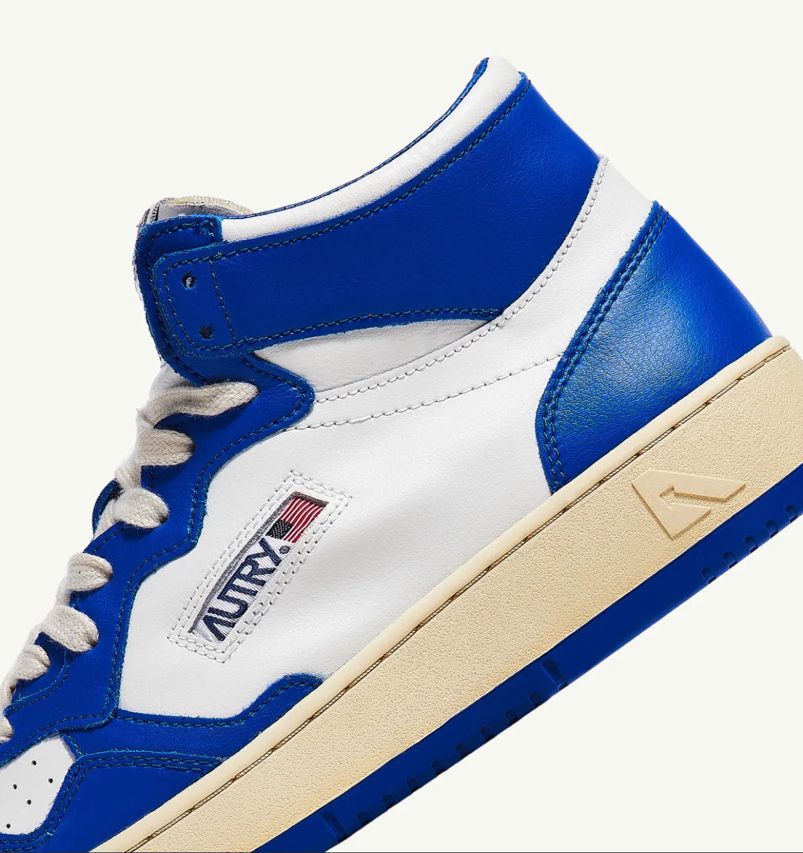 Autry Action Shoes Sneaker Medalist Mid Men white princ blue AUMMWB15