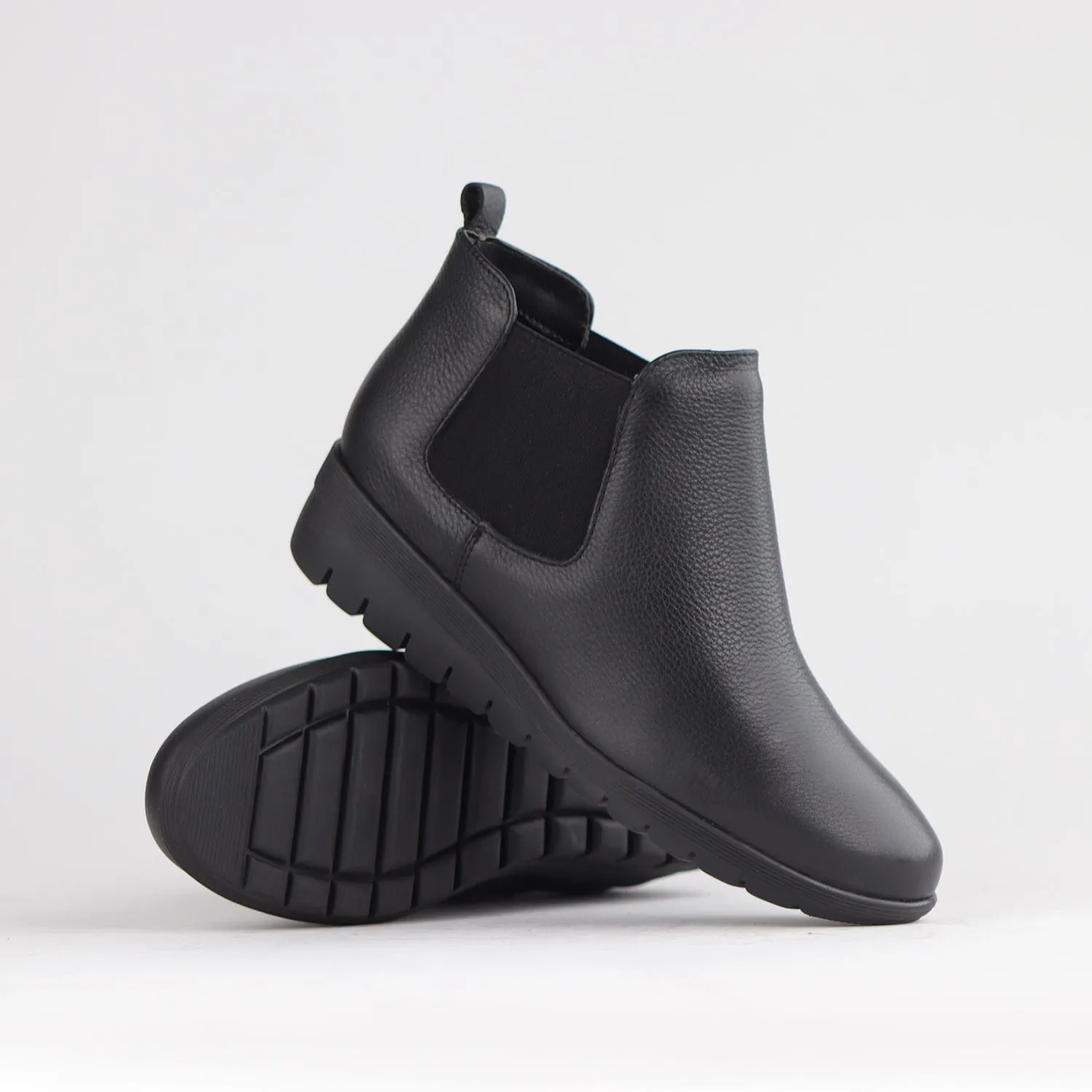 Chelsea Ankle Boot in Black - 12452