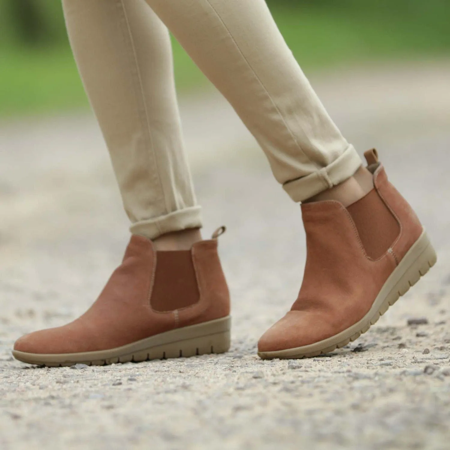 Chelsea Ankle Boot in Tobacco - 12452