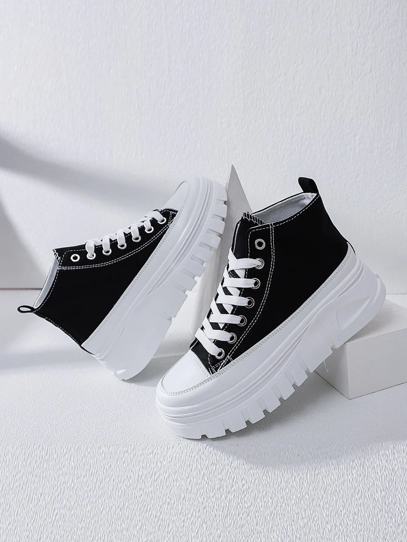 Lace up Front High Top Flatform Canvas Shoes